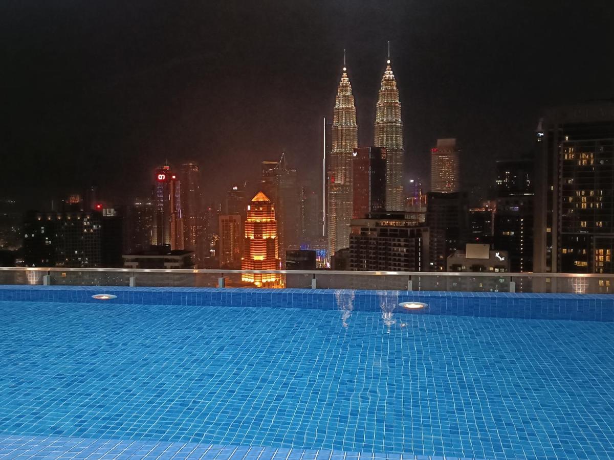 Cl 27a Insta Klcc View & Infinity Pool View